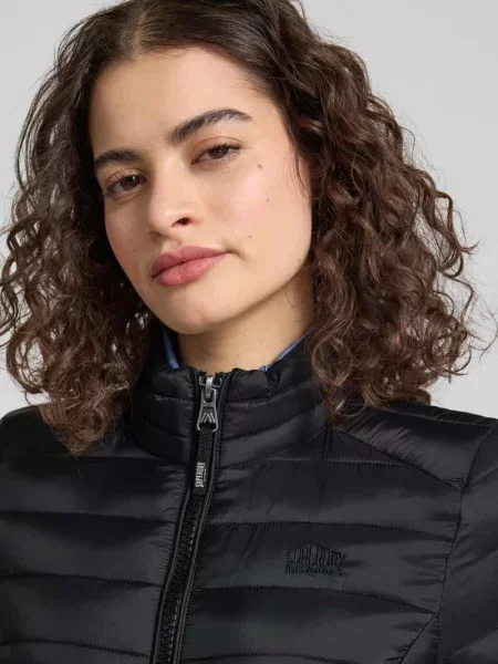 Kurtka pikowana z wyhaftowanym logo model FUJI' Superdry czarna