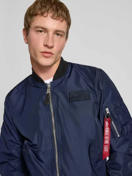 Bomberka z naszywką z logo Alpha Industries granatowy