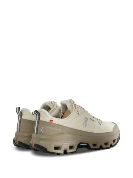 Impermeabil sneakerși On
