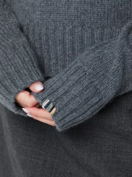 Кашмирен пуловер Extreme Cashmere с кръгло деколте сиво