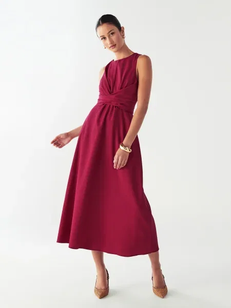 Willa Rochie Revival roși aprins