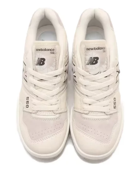 Sneakerși New Balance 550 cu șireturi din dantelă gri