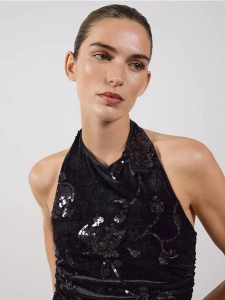 Bluzka Reserved z cekinami z dekoltem halter czarna
