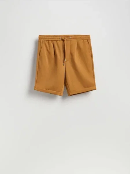 Reserved Pantaloni scurți regular chihlimbariu