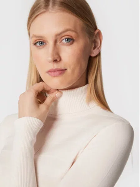 Morgan Garbó Ekru
