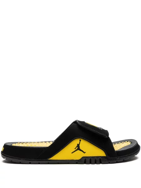 Sneakerși Jordan retro negru
