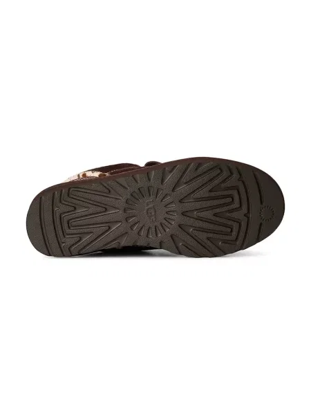 Замшевые кроссовки Ugg