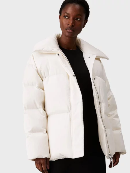 Атласний пуховик Calvin Klein білий