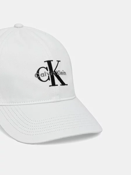 Calvin Klein kapa s šiltom bela