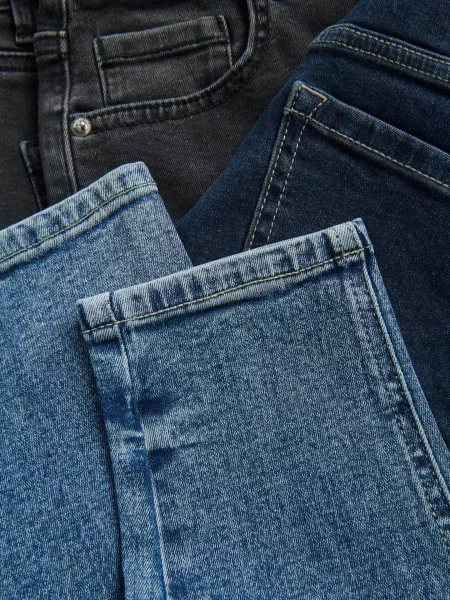 Reserved Джинси slim fit із подовженими штанинами темно-синій сині