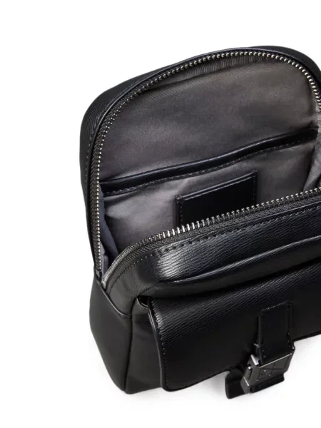 Torba Calvin Klein sa kopčom s autogramom crna
