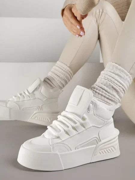 Sneakersy z Ociepleniem na Platformie z Tłoczeniem Newedela białe