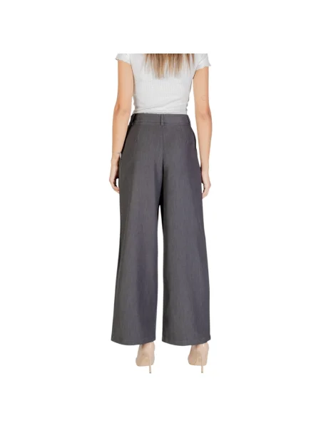 ONLY Pantaloni cutați HATTIE închis gri