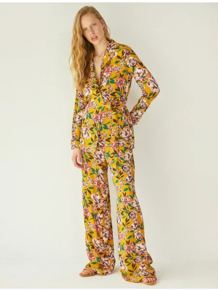 Hlače Koton s cvetličnim vzorcem