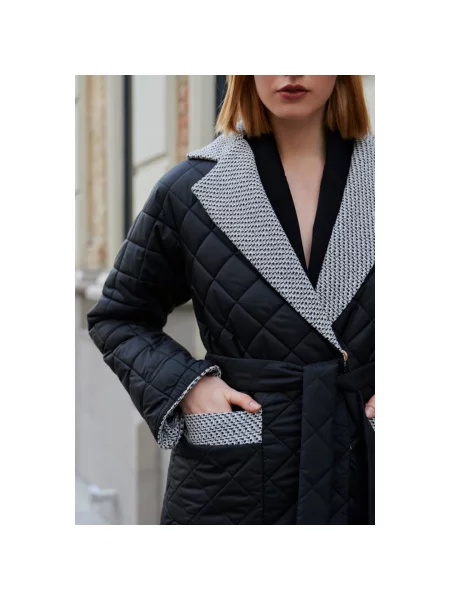 Стьобане пальто-халат Estro чорне