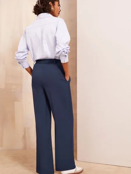 Friends Like These Pantaloni cutați bleumarin