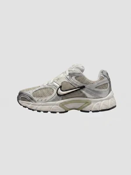 Повседневные кроссовки Nike бежевые