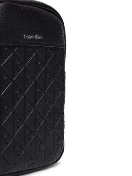 Calvin Klein Ľadvinka Emblem Aop Emboss Slim Reporter čierna