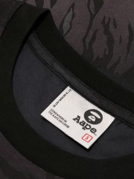 Haftowana koszulka Aape By A Bathing Ape w kamuflażu czarna