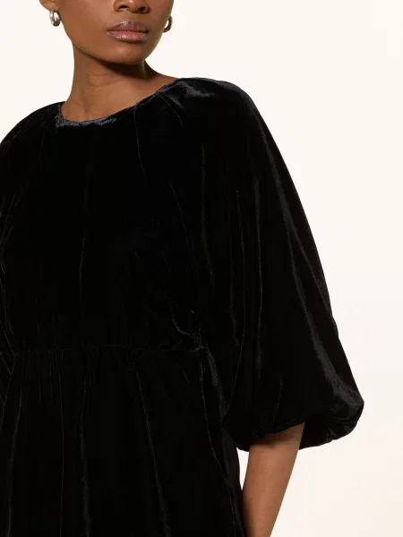 Selected Femme Aksamitna Sukienka Z Rękawami schwarz czarna