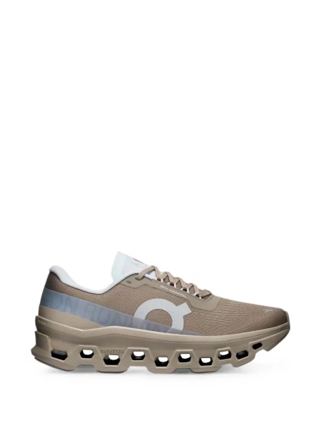 Sneakerși On
