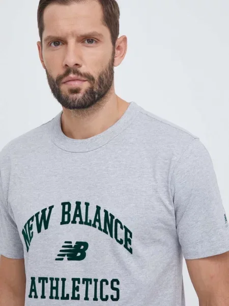 Тениска New Balance с апликация сиво