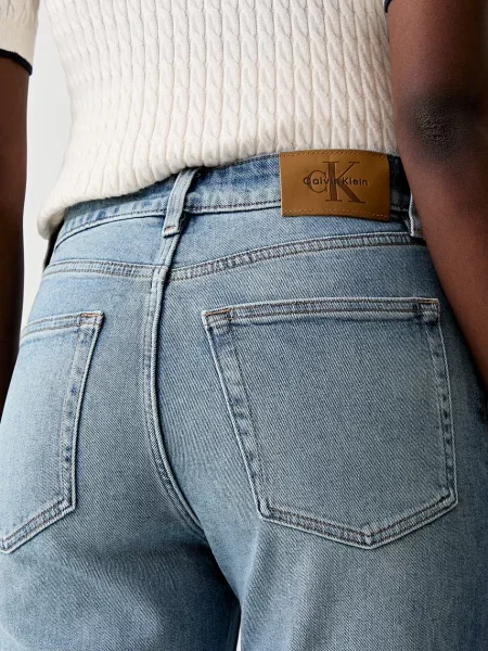 Calvin Klein Jeans дънки mom fit дамски синьо