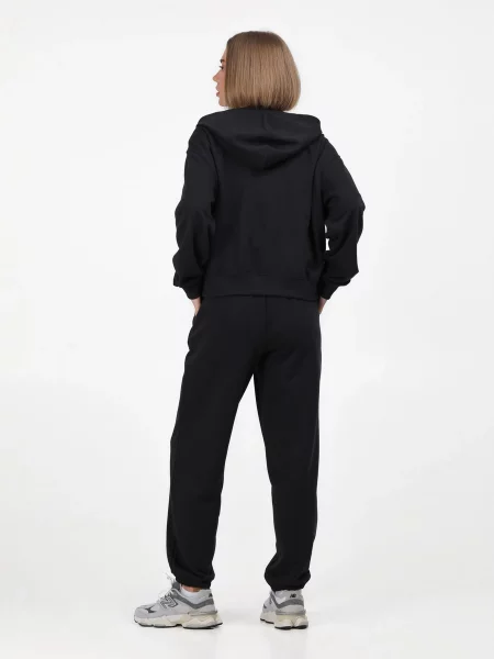 Свитер New Balance черный