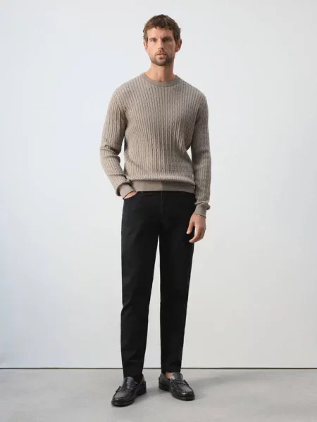 Jeansy Patrick slim fit Ultra Soft Touch black denim Mężczyzna 44 MANGO MAN czarne