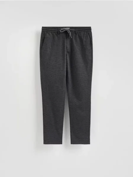 Reserved Spodnie carrot z wiązaniem czarny