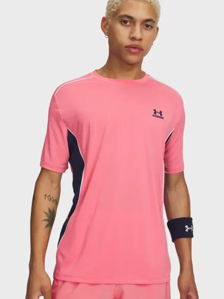 Короткая спортивная футболка Under Armour с коротким рукавом розовая