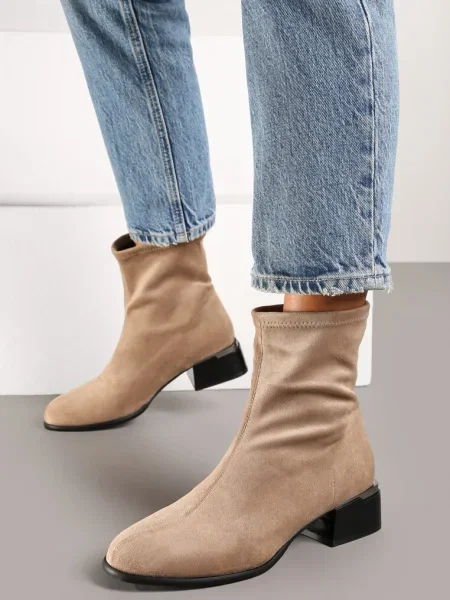 Botine Irialan bej
