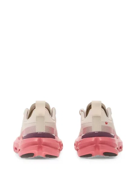 Sneakerși On