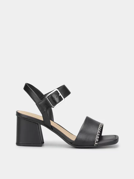 Кожаные босоножки Clarks с пряжкой черные