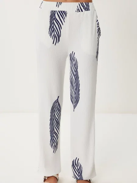 Happiness İstanbul Costum cu pantaloni ecru / bleumarin