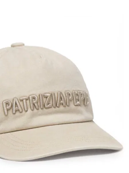 Kepurė su snapeliu Patrizia Pepe smėlio