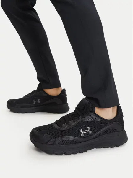 Under Armour Laisvalaikio batai UA Tech Runner juoda