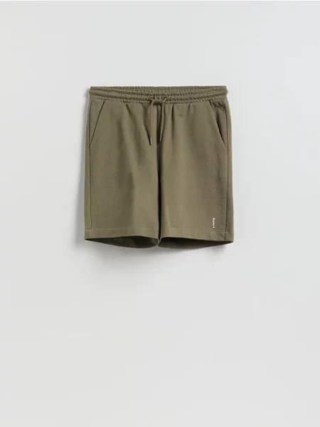 Reserved Pantaloni scurți regular verde-oliv deschis verde