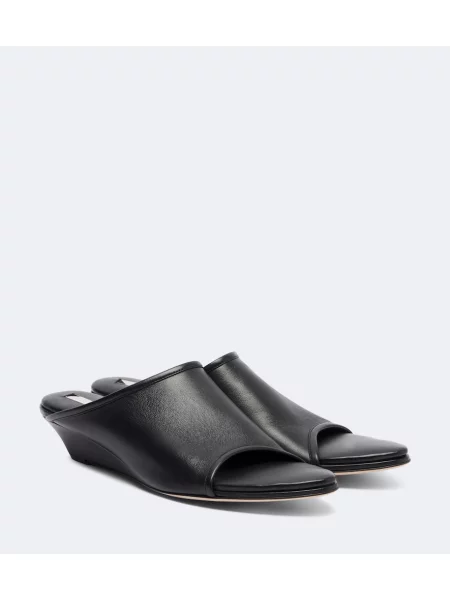 Papuci tip mules Christen din piele cu pană negru