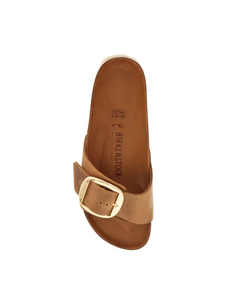 Klapki Birkenstock skórzane na sprzączkę na płaskim obcasie brązowe