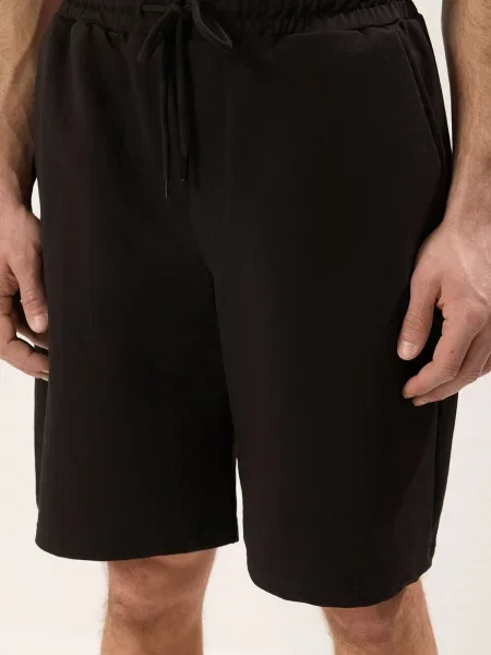 Pantaloni scurți Trendyol negru