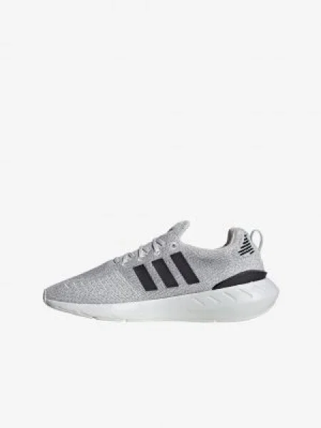 Běžecké tenisky Adidas Swift Run šedé