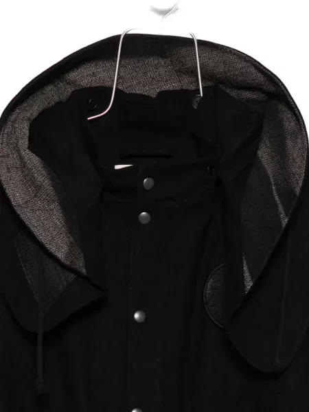 Parka Jiyongkim su gobtuvu juoda