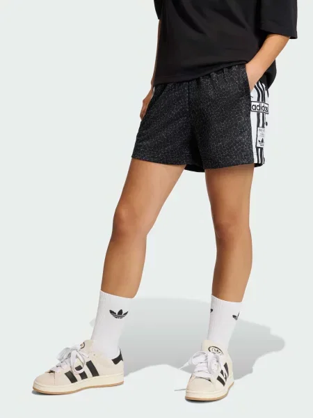 Повсякденні шорти adidas перероблений чорний
