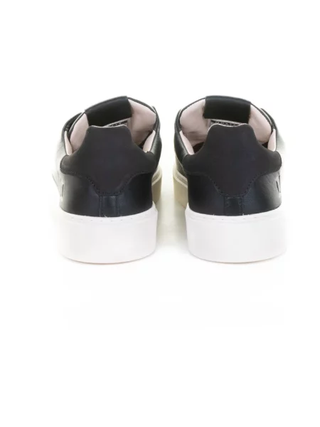 Sneakersy D.a.t.e. czarne