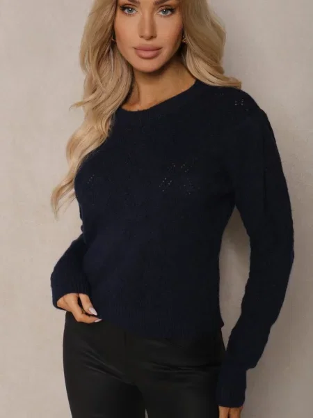 Granatowy Sweter w Klasycznym Stylu z Tłoczonym Wzorem Deriel