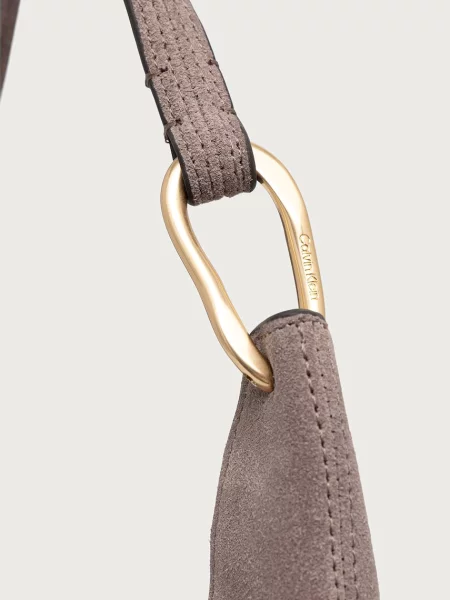 Calvin Klein Táska Slouchy Suedelarge Shoulder Bag Barna lila