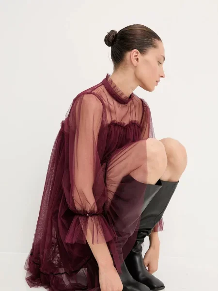 Answear.LAB sukienka mini rozkloszowana bordowy