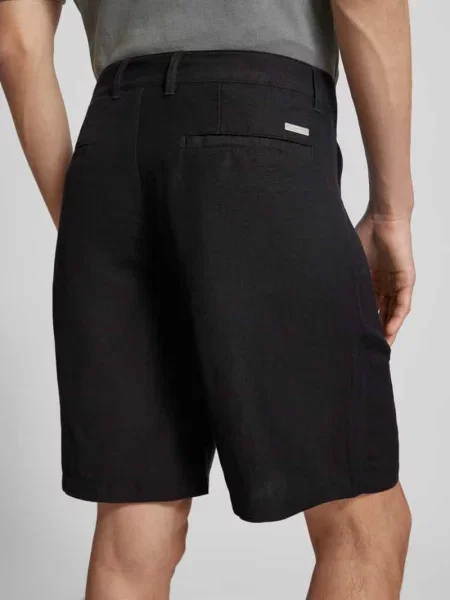 Bermudy lniane o kroju regular fit ze szlufkami na Armani Exchange czarne