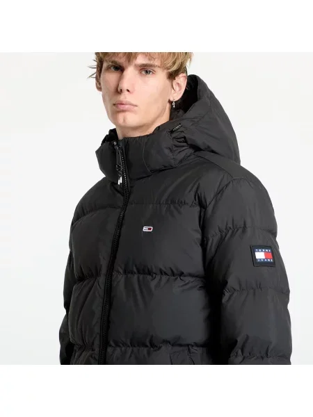 Płaszcz puchowy o kroju regular fit z wyhaftowanym logo Tommy Jeans czarny